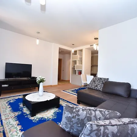 Apartment Richmond Delux *