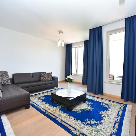 Richmond Delux Apartment
